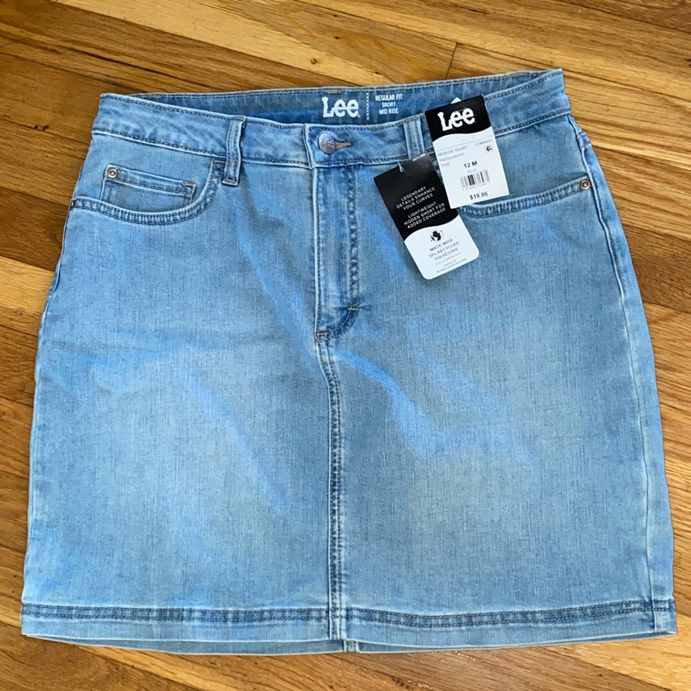 Lee denim skirt. Brand new. Size 12